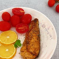 #少盐饮食 轻松生活#香煎三文鱼的做法图解3