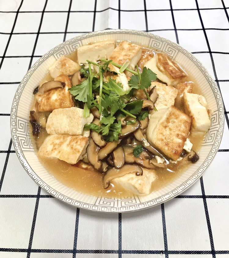 冬菇焖豆腐的做法