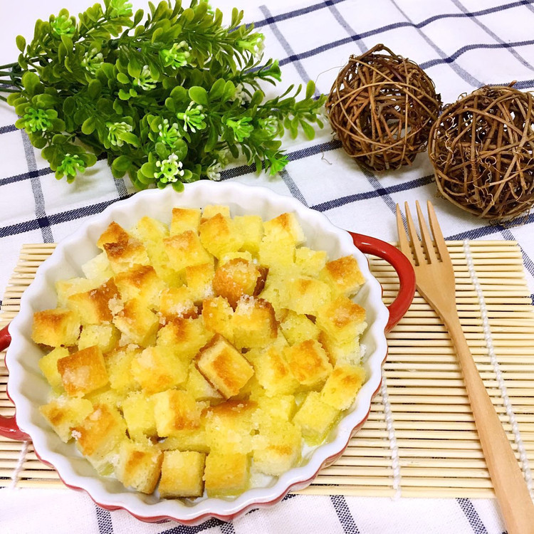 黄油吐司丁的做法