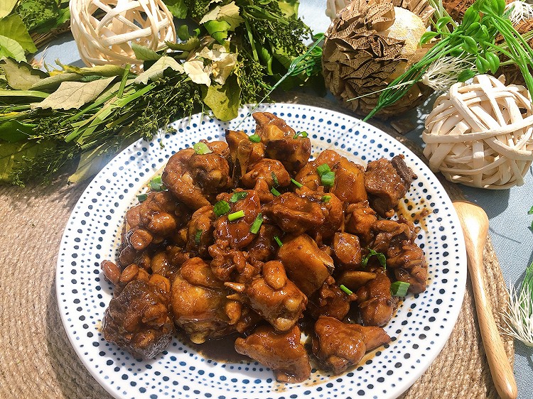 板栗烧鸡的做法