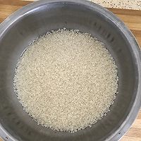 腊肠煲仔饭的做法图解1