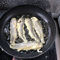 油炸小黄鱼的做法图解5