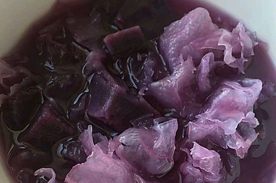 紫薯银耳羹（美容养颜）