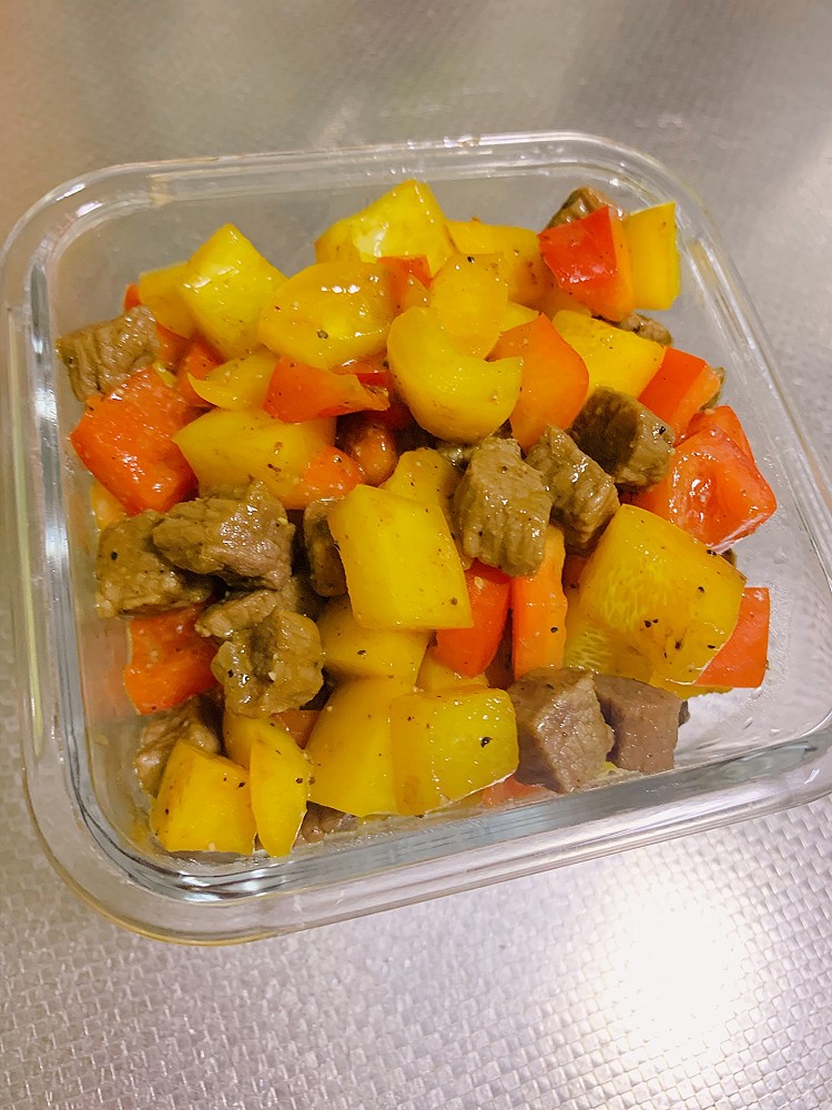 黑胡椒彩椒牛肉粒的做法