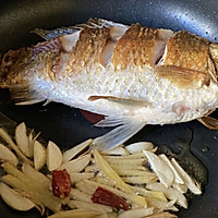 红烧鲫鱼的做法图解6