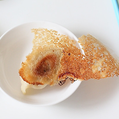 蒜黄鲜肉冰花煎饺