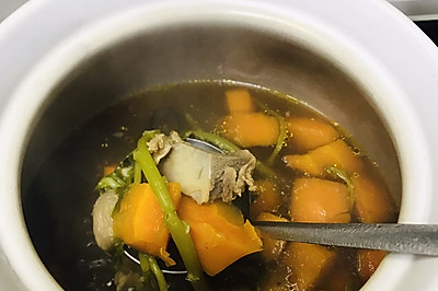 龙骨西洋菜红萝卜汤