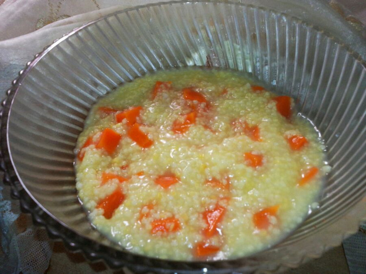 胡萝卜小米粥的做法