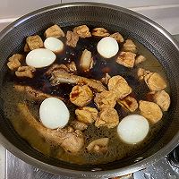 江南风味 秘制红烧肉炖蛋 加了油豆腐的做法图解7