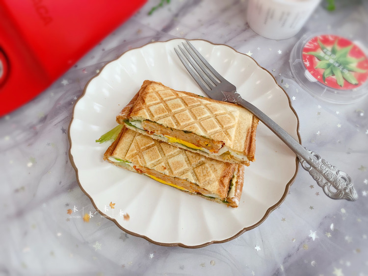 三文鱼饼三明治的做法