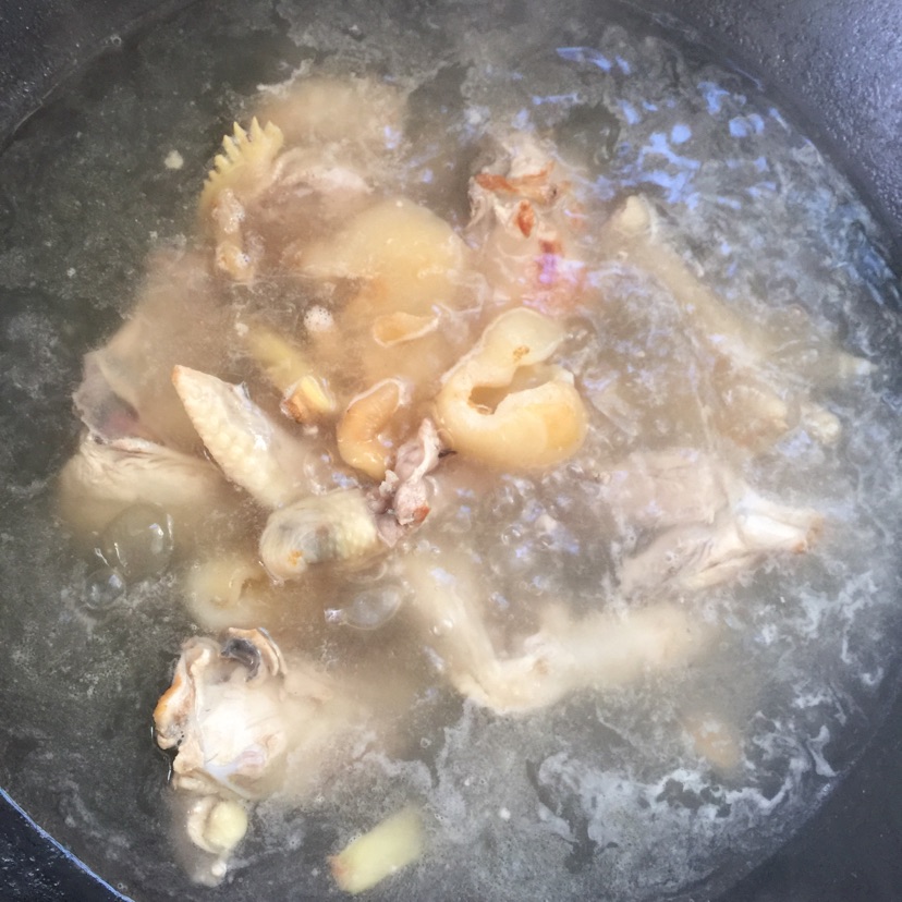 花胶活耳煲鸡汤的做法图解8