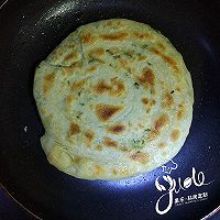 葱油饼#金龙鱼外婆乡小榨菜籽油 我要上春碗#的做法图解23