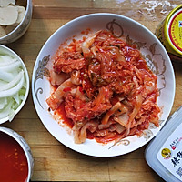 超简单的韩式金枪鱼泡菜汤的做法图解1