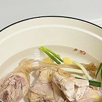#珍选捞汁 健康轻食季#手撕鸡的做法图解1