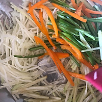 10分钟就能做好的佛手瓜炒土豆丝的做法图解4