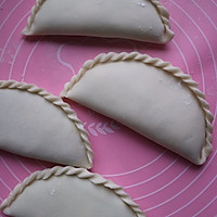 香喷喷的韭菜盒子的做法图解12