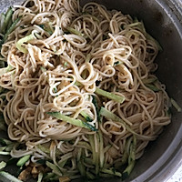 麻辣鸡丝凉面的做法图解13