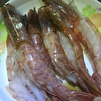 黄油蒜香阿根廷红虾的做法图解1