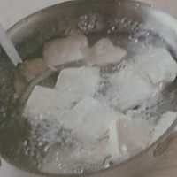 泡菜肥牛汤的做法图解1