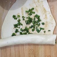 电磁炉版葱花烙饼的做法图解5