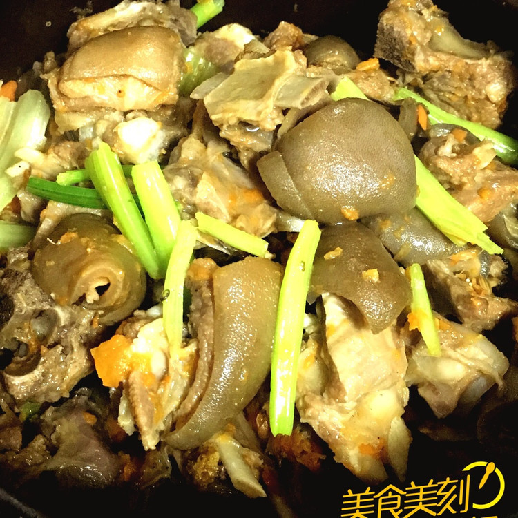 红萝卜焖羊肉的做法
