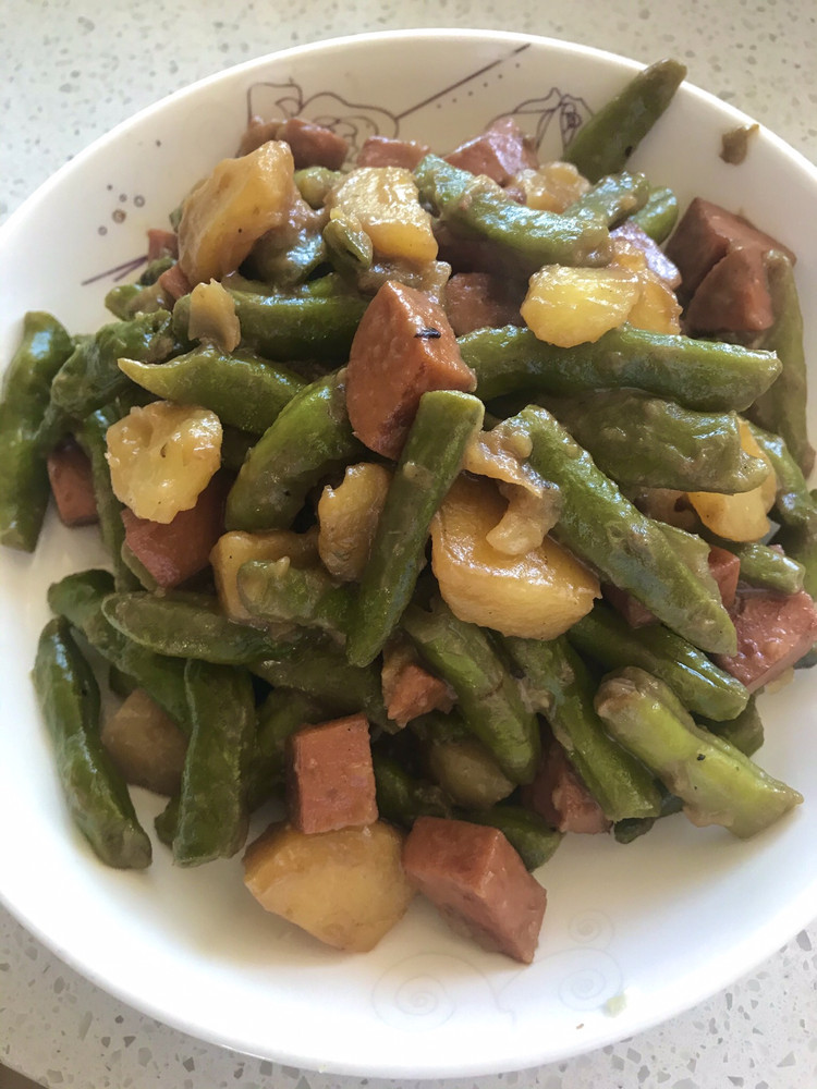 土豆炖豆角火腿肠 大乱炖～的做法