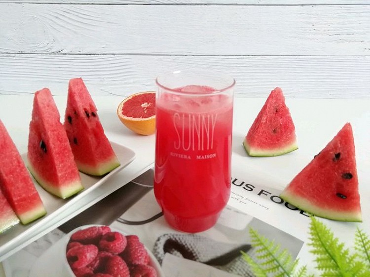 西瓜红柚果饮的做法