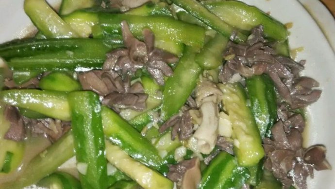 丝瓜炒鸭胗