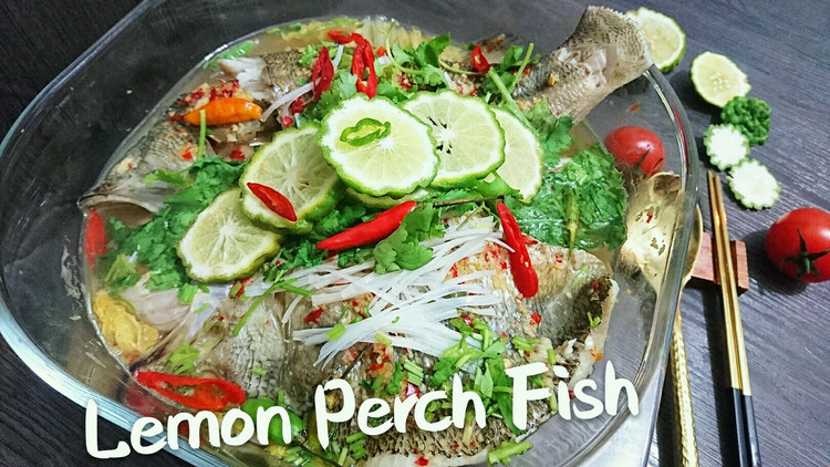 【蜜桃爱泰国菜】清蒸柠檬鲈鱼 Perch Lemon的做法