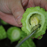 夏天里，甘甜甘甜的酿苦瓜的做法图解2