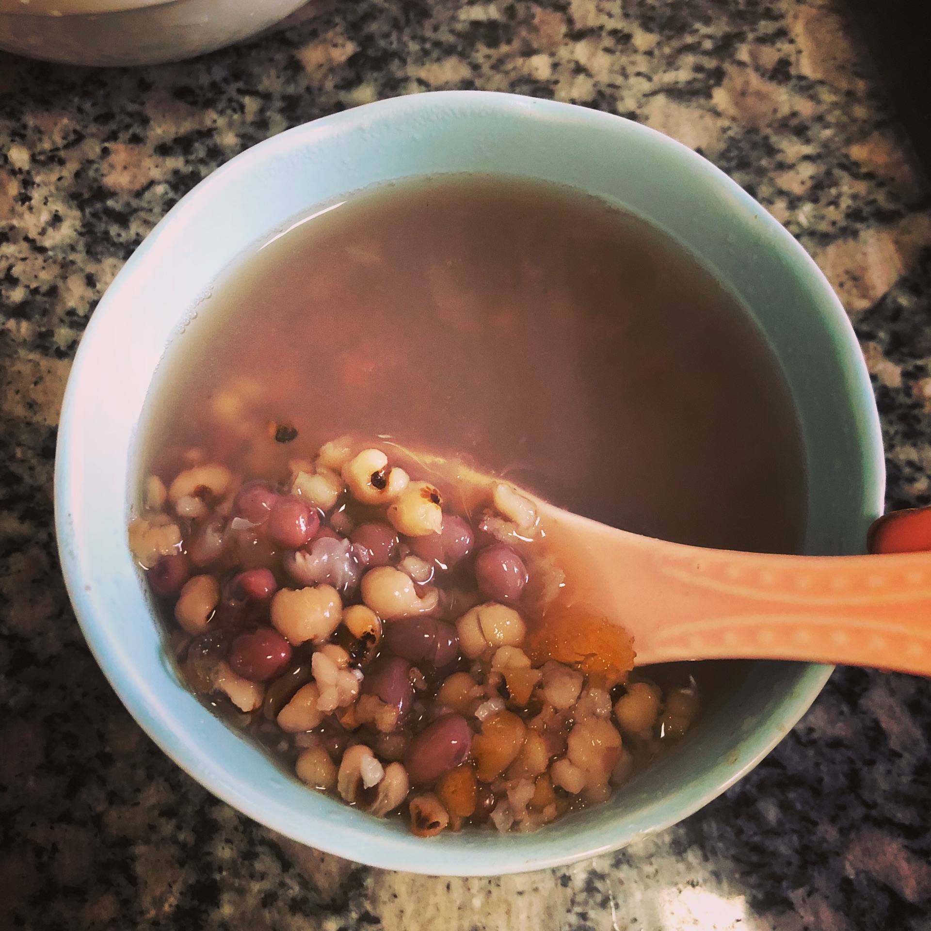 红豆薏米银耳桃胶汤怎么做