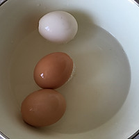 鸡蛋壳里“孵出”鸡蛋糕的做法图解4