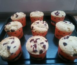 香蕉蔓越莓纸杯小蛋糕的做法