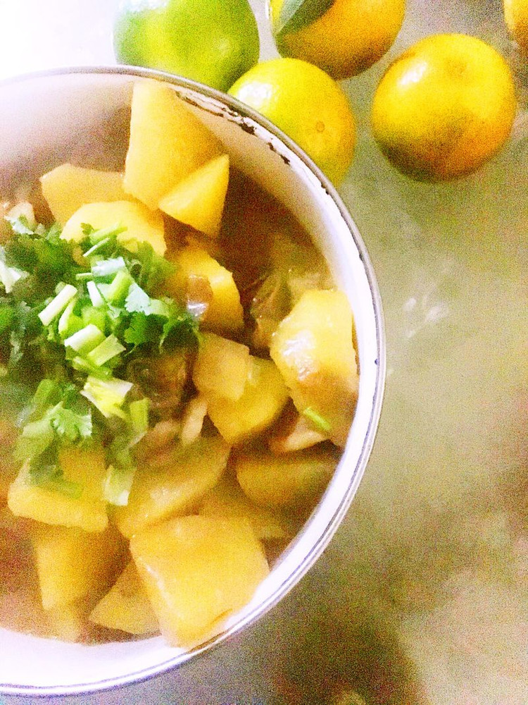 鲍鱼炖土豆的做法