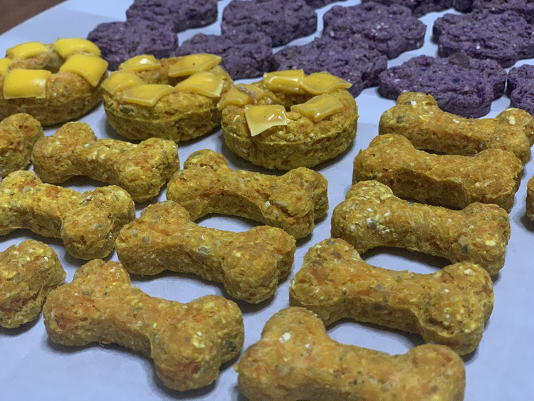 狗狗零食南瓜+南瓜籽鸡肉饼干的做法