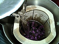 #硬核菜谱制作人#紫薯黑豆浆的做法图解7