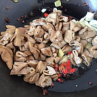 香辣香菇肥肠的做法图解5