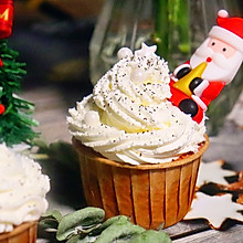 #甜蜜暖冬，“焙”感幸福#纸杯蛋糕：给圣诞孩子的加糖治愈。