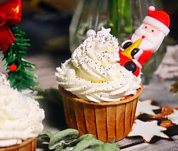 #甜蜜暖冬，“焙”感幸福#纸杯蛋糕：给圣诞孩子的加糖治愈。的做法