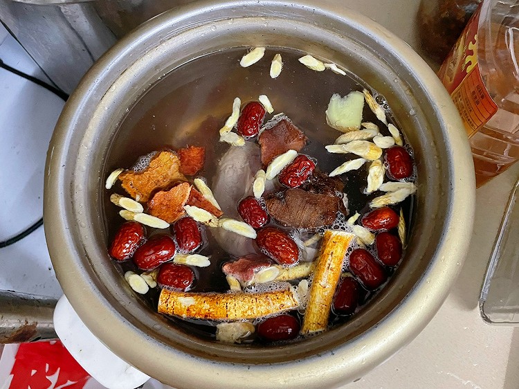广东靓汤——五指毛桃土茯苓猪骨汤（清热祛湿、清肝润肺）的做法