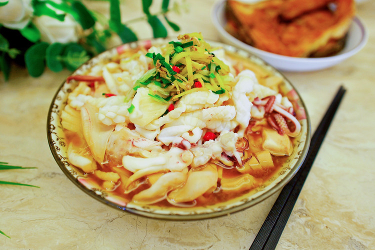 豉油鱿鱼蒸豆腐的做法
