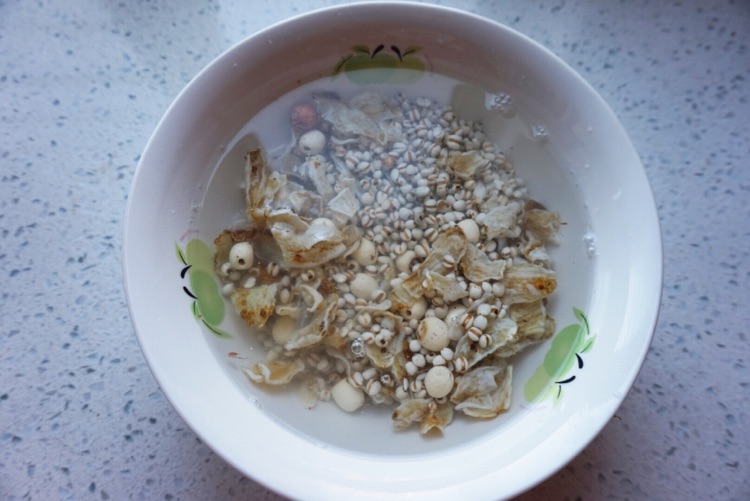 #苏泊尔智能电饭煲#薏米莲子老鸭汤的做法图解3