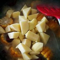 玉米煲骨汤的做法图解7