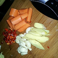 胡萝卜红枣鸡汤，鸡肉汤。鸡肉火锅，鸡火锅的做法图解1