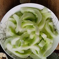 鲜虾瓜片汤的做法图解2