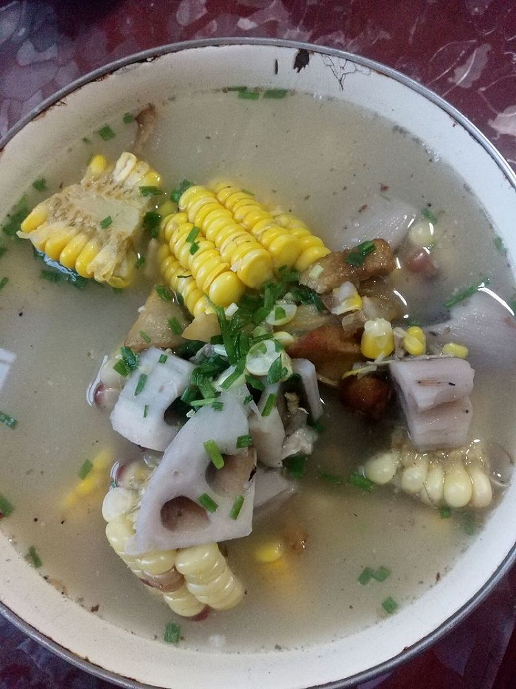 玉米藕肉片汤的做法