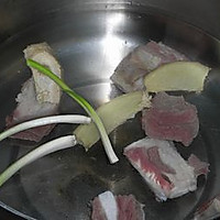 咸排鳝鱼鸭血汤的做法图解3