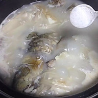 鲫鱼炖豆腐的做法图解6