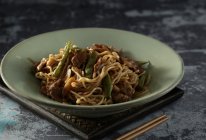 daogrs M6s搪瓷蒸烤箱：豆角肉丝蒸面条的做法