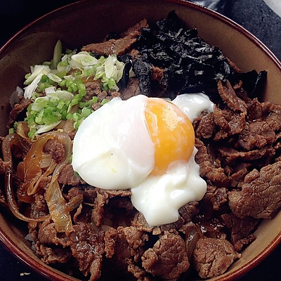 温泉玉子牛丼-日式牛肉饭